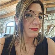 Diplomata in lingue e studi umanistici, offre ripetizione in materie umanistiche e preparazione per esame di stato